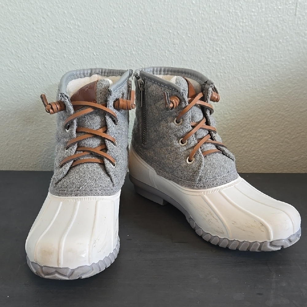 Nautica White And Gray Duck Boots Size 6